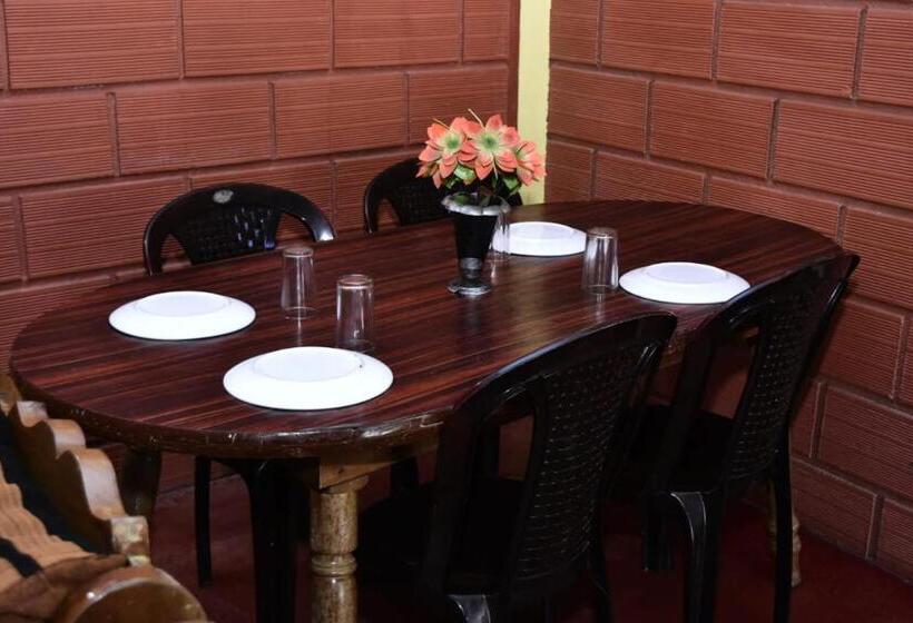 Пансион Eshwari Cottage