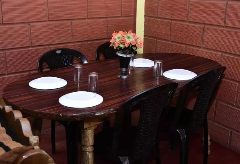 ペンション Eshwari Cottage