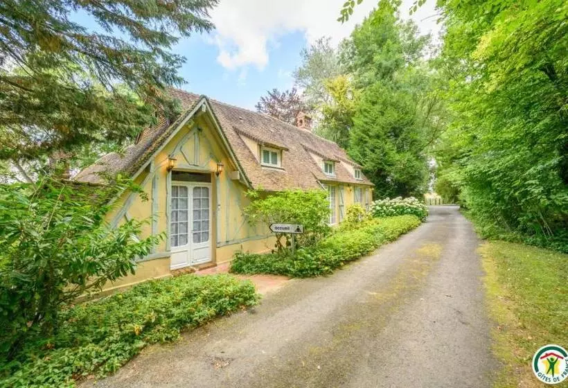 ペンション La Cabane Magique D Hedwige   Adults Only