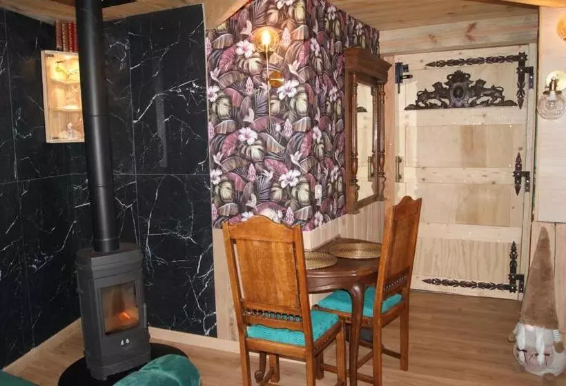 ペンション La Cabane Magique D Hedwige   Adults Only
