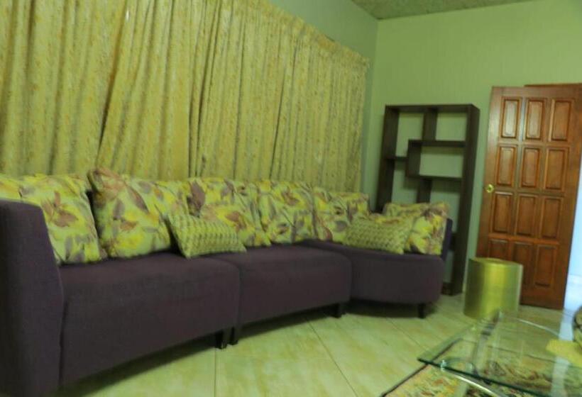 بنسيون La Maison Guesthouse