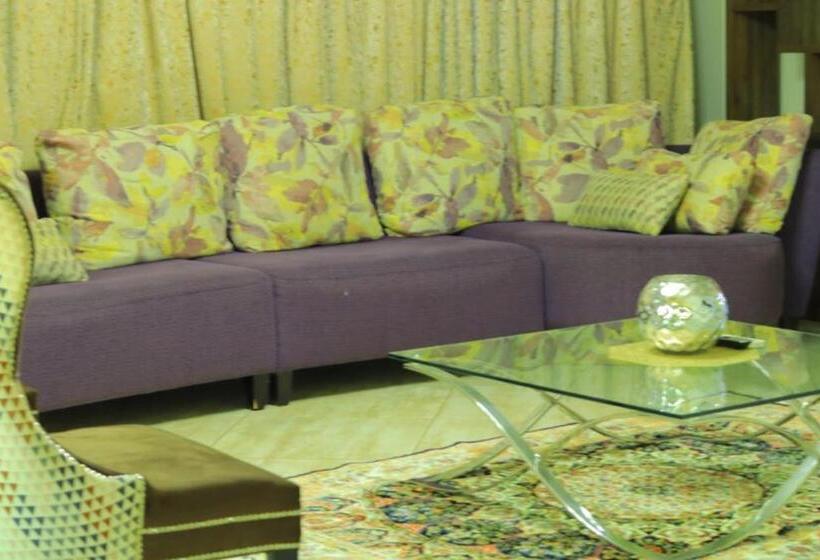 بنسيون La Maison Guesthouse