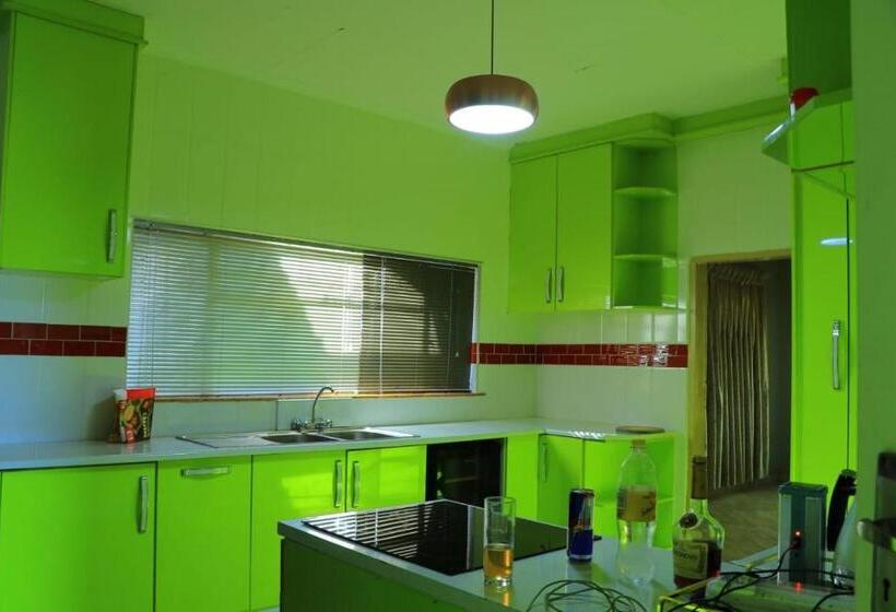 بنسيون La Maison Guesthouse