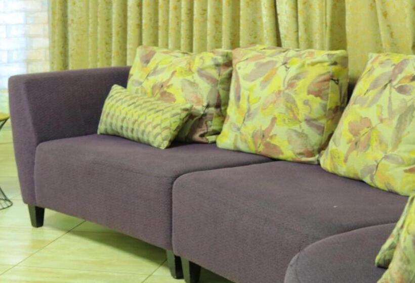 بنسيون La Maison Guesthouse