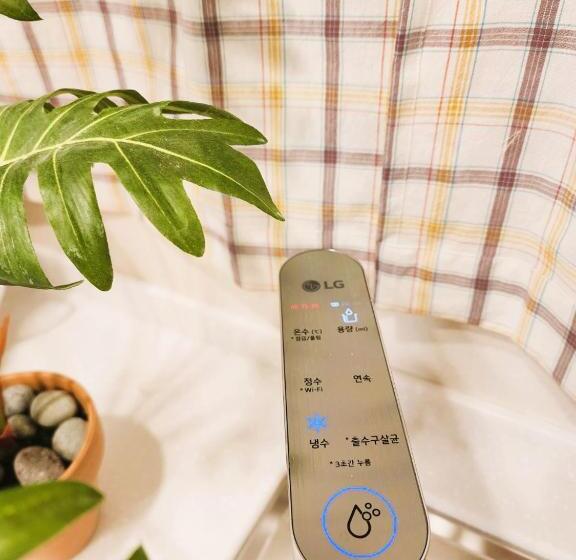 פנסיון Oreum Stay Myeongdong   Female Only