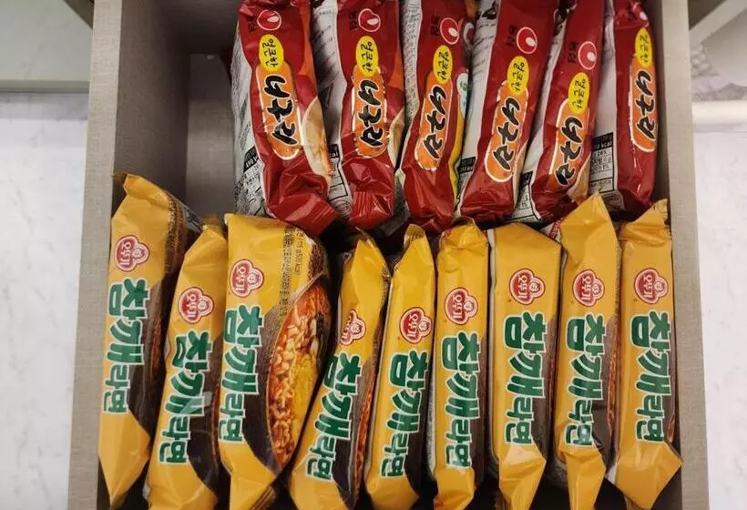 ペンション Oreum Stay Myeongdong   Female Only