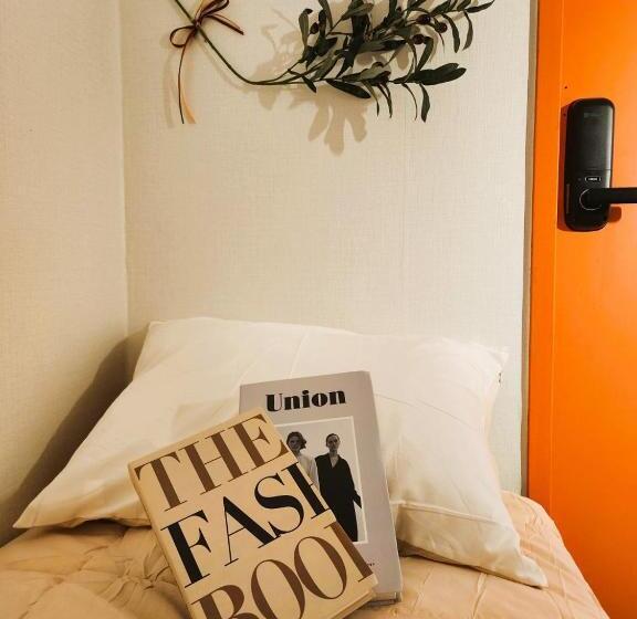 פנסיון Oreum Stay Myeongdong   Female Only