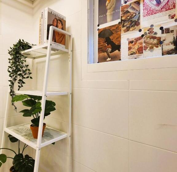 פנסיון Oreum Stay Myeongdong   Female Only