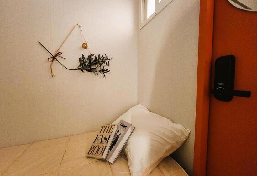 פנסיון Oreum Stay Myeongdong   Female Only