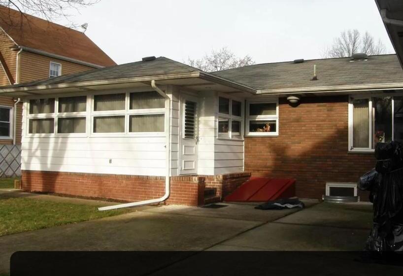 펜션 Room In House Lovely Room, Medical Clinical, Shops Restaurant G