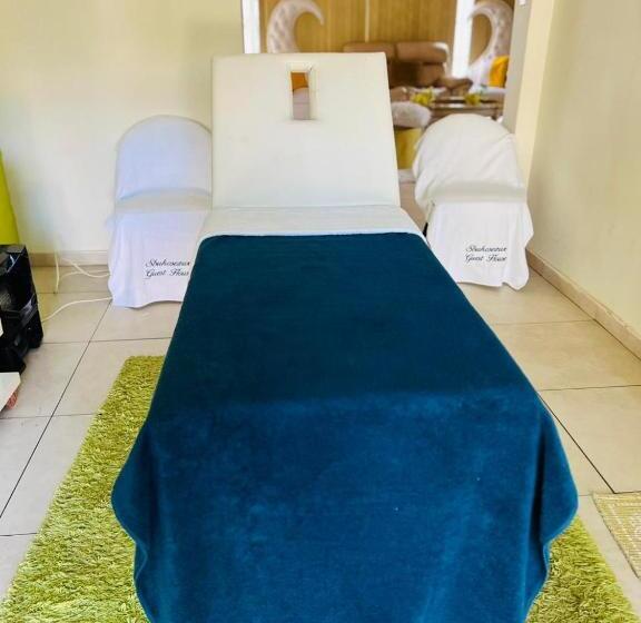 פנסיון Sbukosezwe Guest House