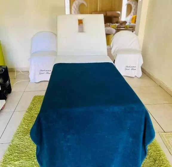 پانسیون Sbukosezwe Guest House