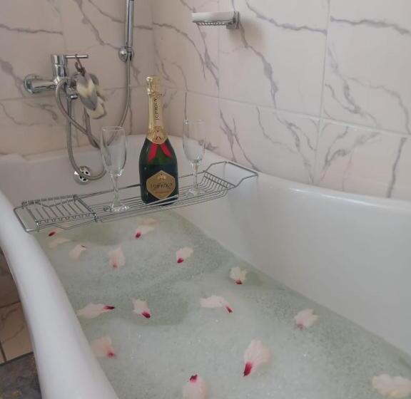 פנסיון Sbukosezwe Guest House