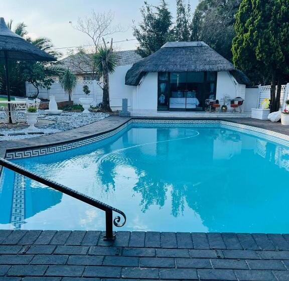 פנסיון Sbukosezwe Guest House