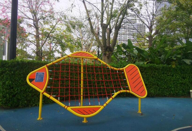 Royal Executive Apartment, Shenzhen World Exhibition & Convention Center, Nearby Shenzhen World Nort