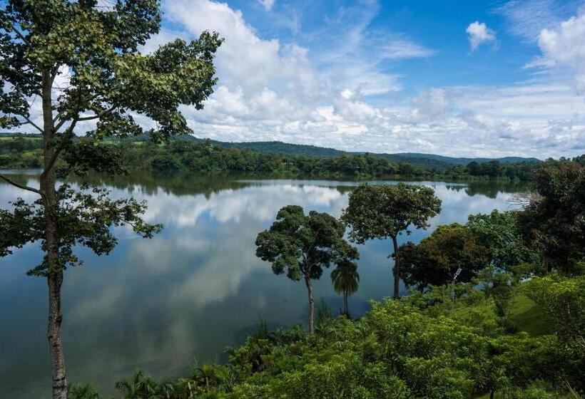 Tabebuia Spa And Safari Resort