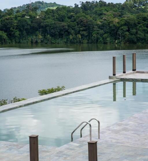 Tabebuia Spa And Safari Resort