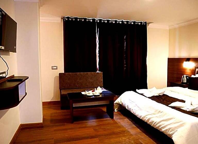 Tropical Hotel & Spa