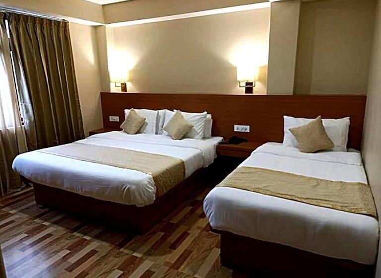 Tropical Hotel & Spa