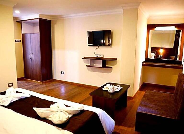 Tropical Hotel & Spa