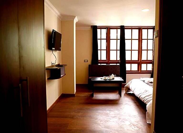 Tropical Hotel & Spa