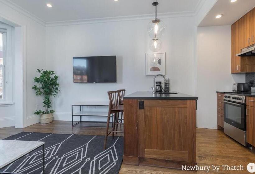 304 Newbury Street By Thatch