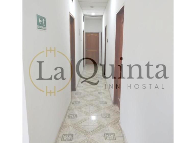 هاستل La Quinta Inn