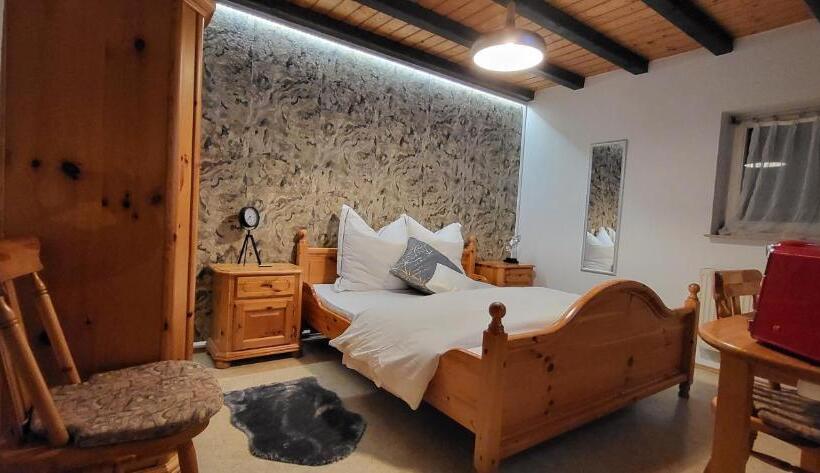 호스텔 Landgasthof Zum Hirsch