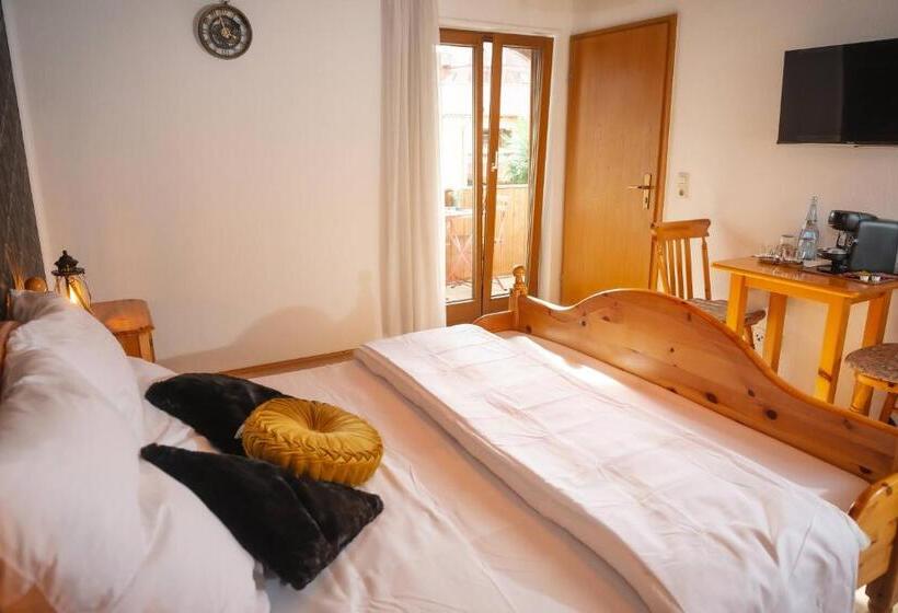 호스텔 Landgasthof Zum Hirsch