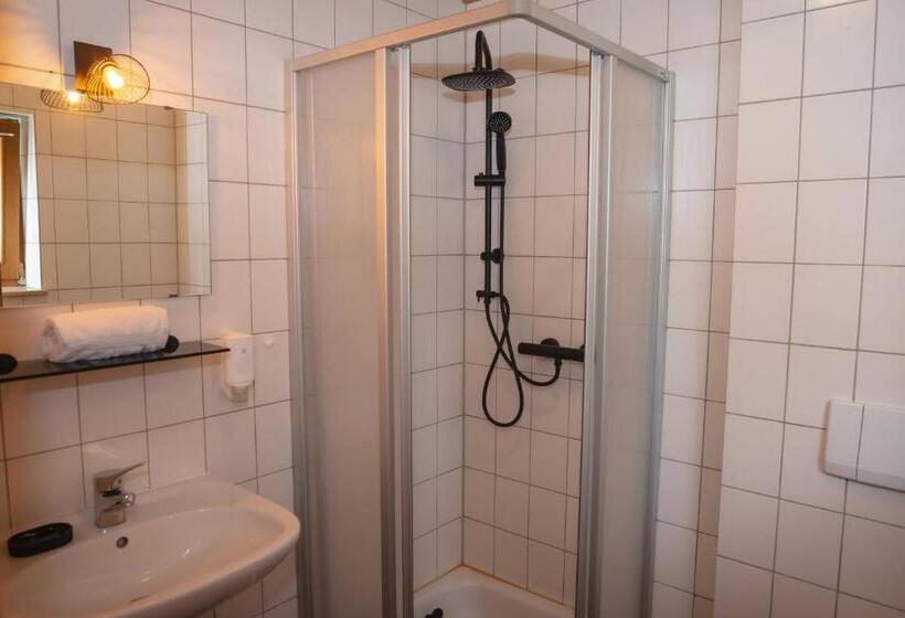 호스텔 Landgasthof Zum Hirsch