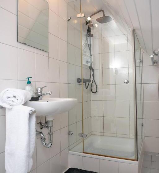 호스텔 Landgasthof Zum Hirsch