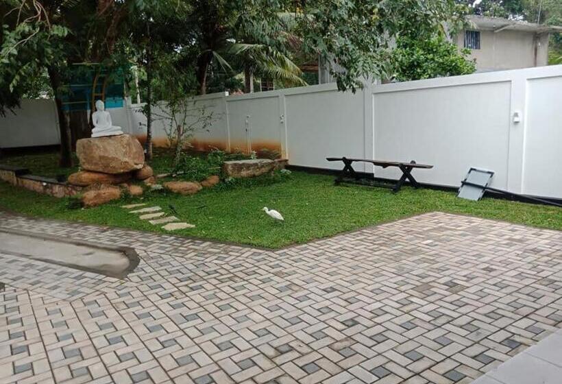 Bed and Breakfast Sunway Lagoon  Hungama