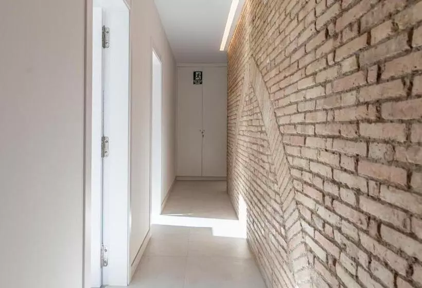 Chic & Comfortable Apartment, Private Terrace