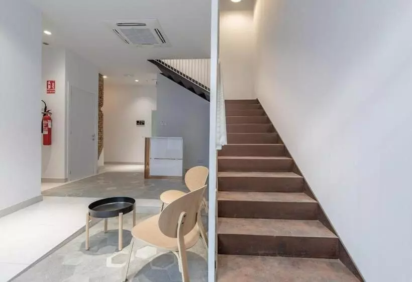 Chic & Comfortable Apartment, Private Terrace