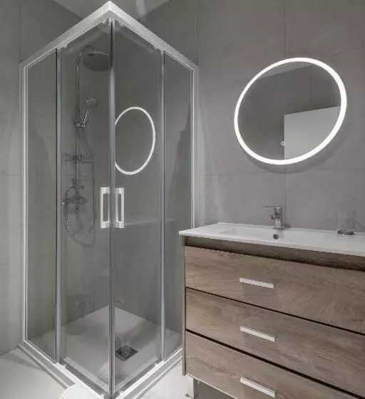 Chic & Comfortable Apartment, Private Terrace