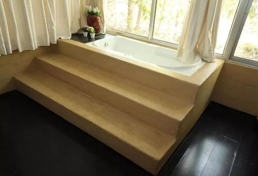 Hotelli Aranya Phansad Resort