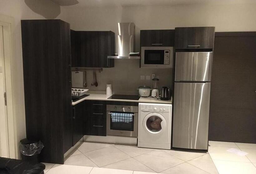 ホテル Embassy Garden