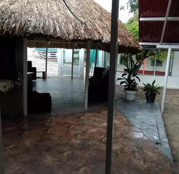 ホテル Guataqui Puerto Principal