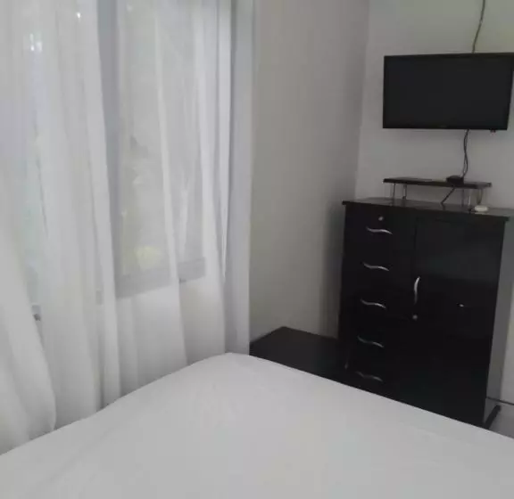 ホテル Guataqui Puerto Principal