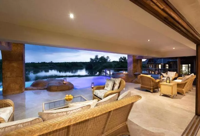 ホテル Kingfisher Villa In Mabula Game Reserve