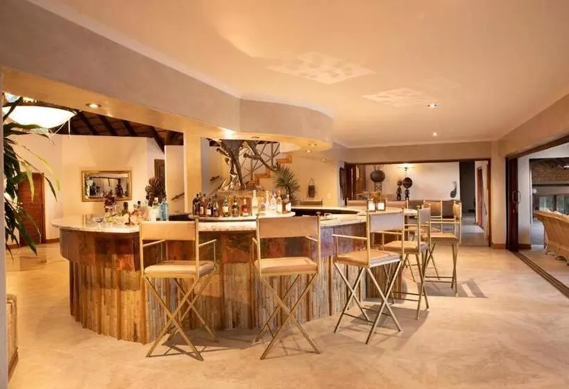 ホテル Kingfisher Villa In Mabula Game Reserve