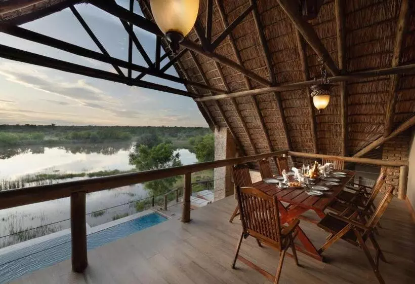 ホテル Kingfisher Villa In Mabula Game Reserve