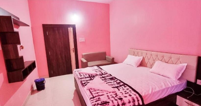 בית מלון כפרי Maharaja Resort & Guest House