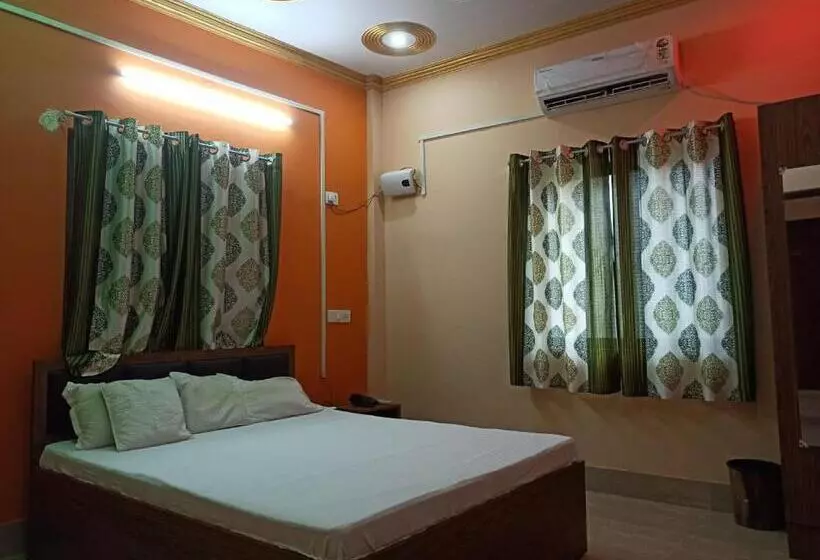 ホテル Neelam Palace