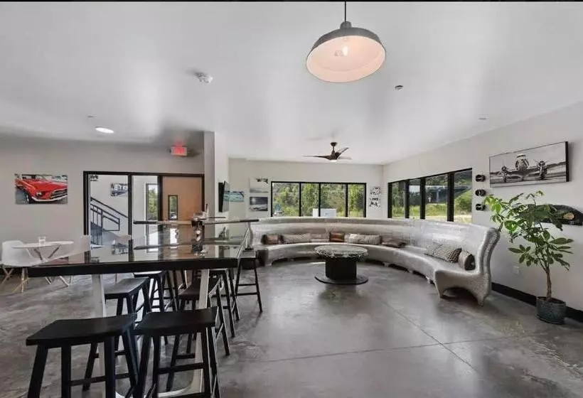 Hotelli Concord Suite For Two With Private Jacuzzi