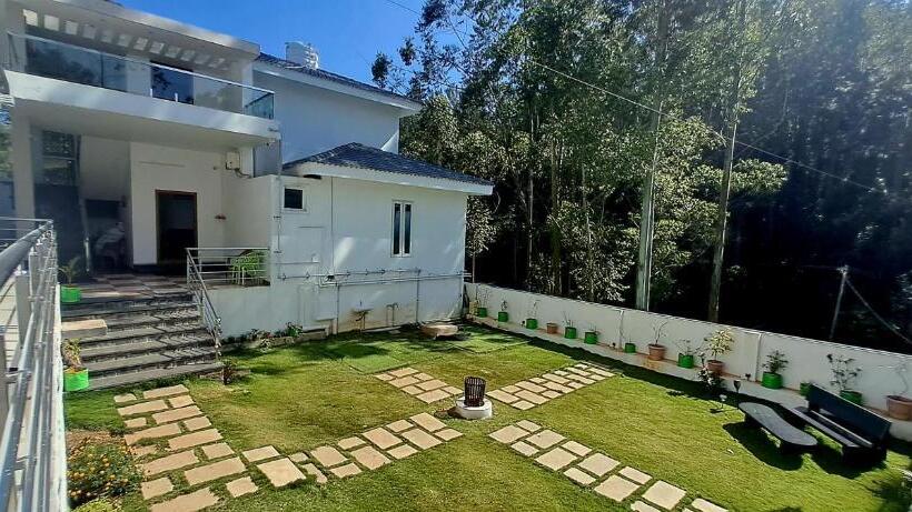בית מלון כפרי Istays   Risi Villa, Yercaud