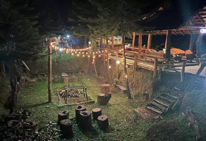 ペンション บ้านชนเผ่า แคมป์ปิ้ง แอ็น รีสอร์ต