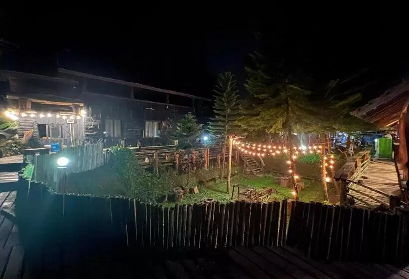 ペンション บ้านชนเผ่า แคมป์ปิ้ง แอ็น รีสอร์ต