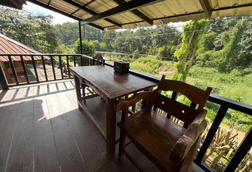 Pension (Hôtel basse catégorie) บ้านชนเผ่า แคมป์ปิ้ง แอ็น รีสอร์ต