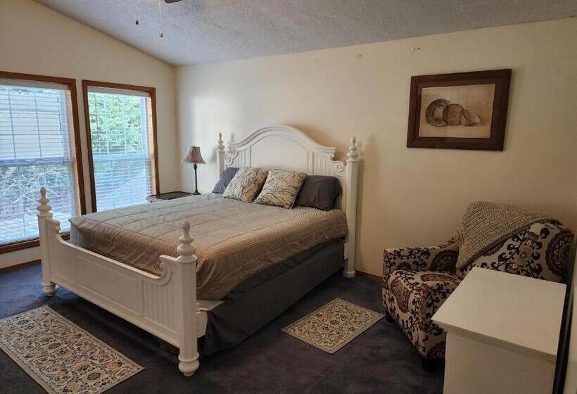 Пансион A Wine Country Home In Yamhill County